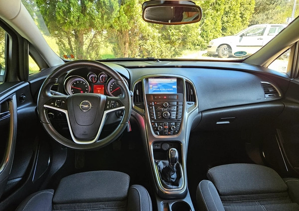 Opel Astra cena 25900 przebieg: 222000, rok produkcji 2012 z Zakroczym małe 562